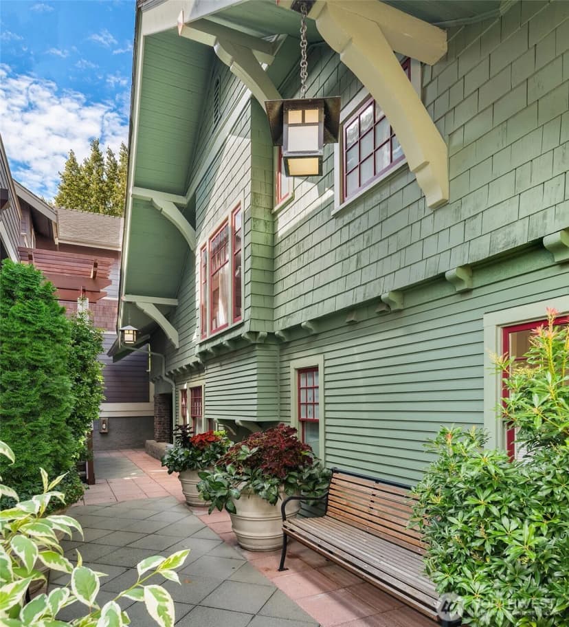 Property photo for 5430 California Avenue Sw #1cu, Seattle photo 12