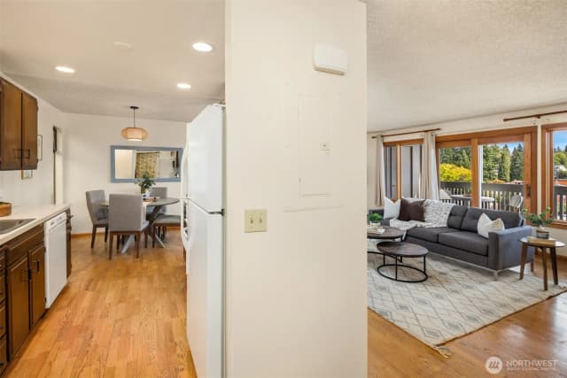 Property photo for 7064 35th Avenue Ne #22, Seattle photo 2