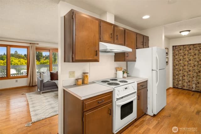 Property photo for 7064 35th Avenue Ne #22, Seattle photo 5