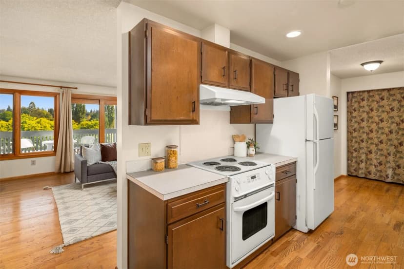 Property photo for 7064 35th Avenue Ne #22, Seattle photo 5