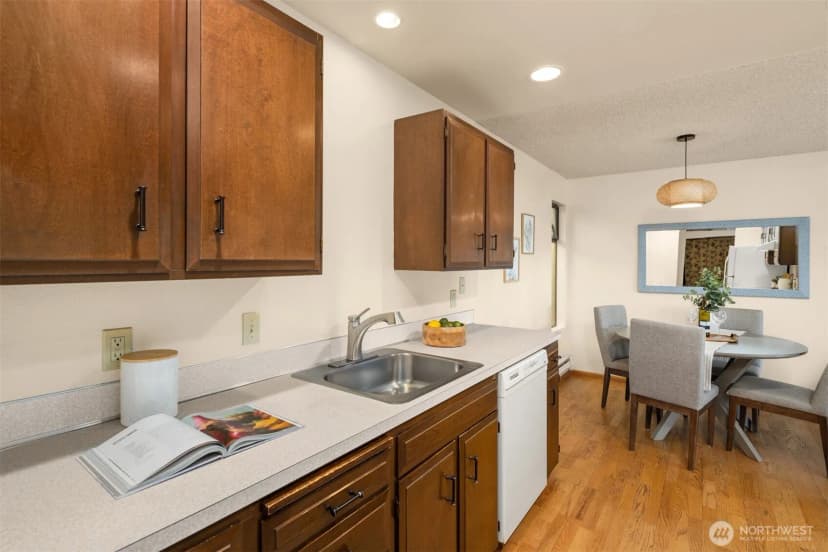 Property photo for 7064 35th Avenue Ne #22, Seattle photo 3