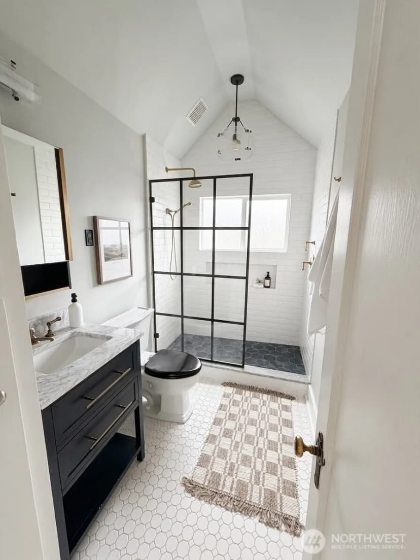 Property photo for 1009 W Crockett Street, Seattle photo 9