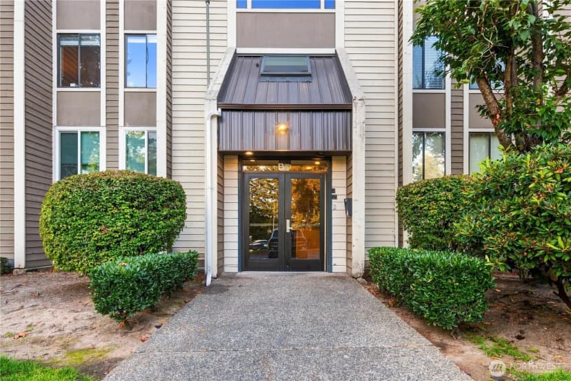 Property photo for 701 Sw 5th Court #b301, Renton photo 4