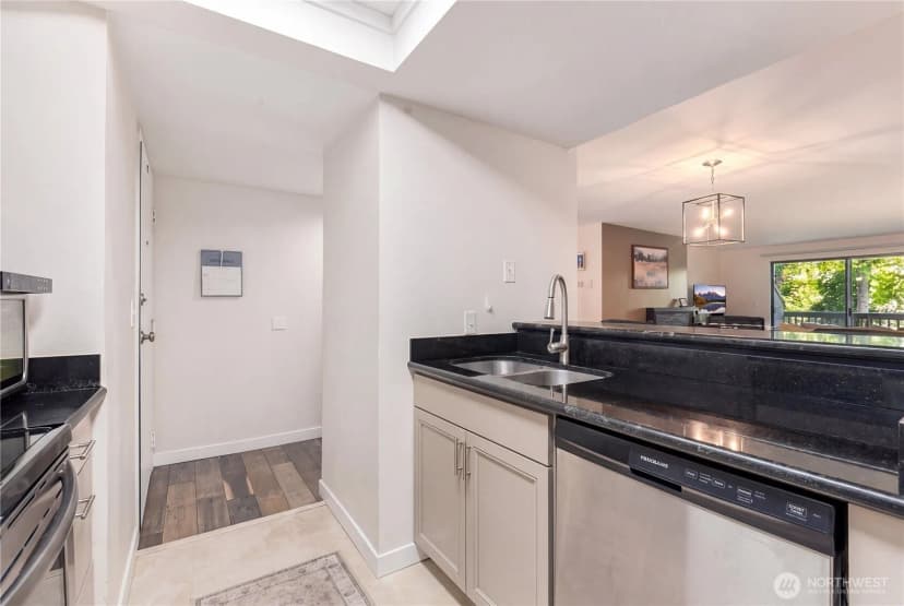 Property photo for 701 Sw 5th Court #b301, Renton photo 10