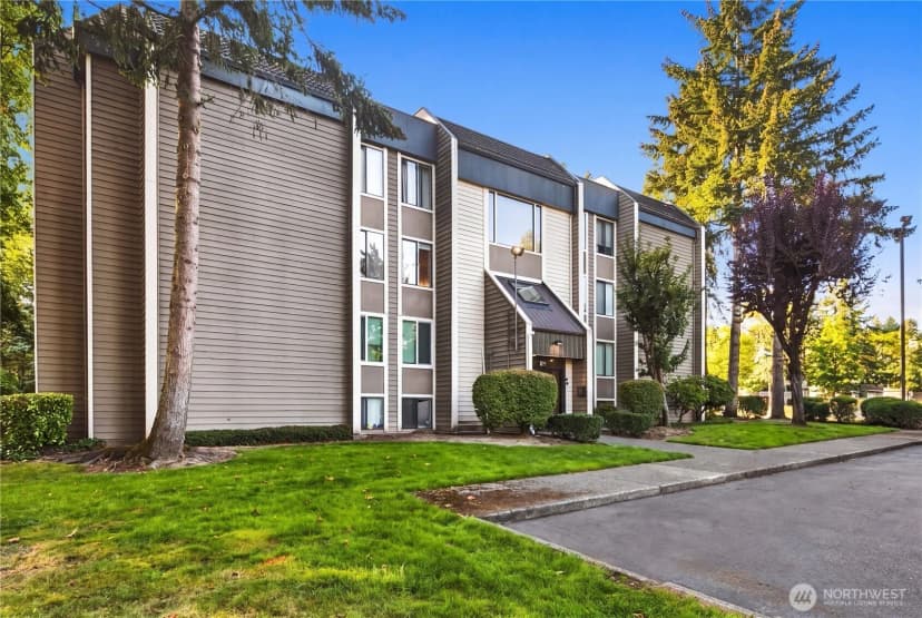 Property photo for 701 Sw 5th Court #b301, Renton