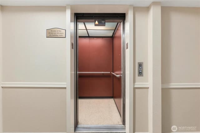 Property photo for 701 Sw 5th Court #b301, Renton photo 5