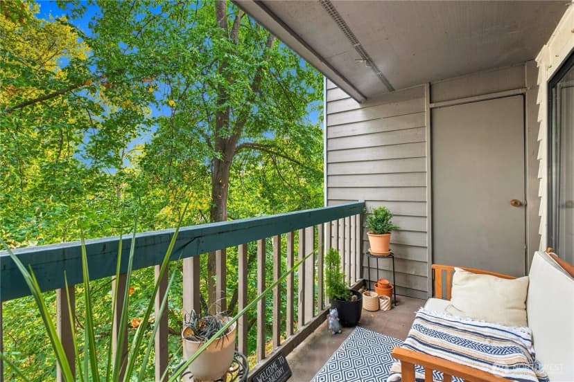 Property photo for 701 Sw 5th Court #b301, Renton photo 28