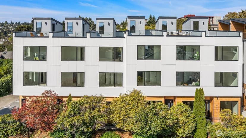 Property photo for 5253 California Avenue Sw #b, Seattle photo 35