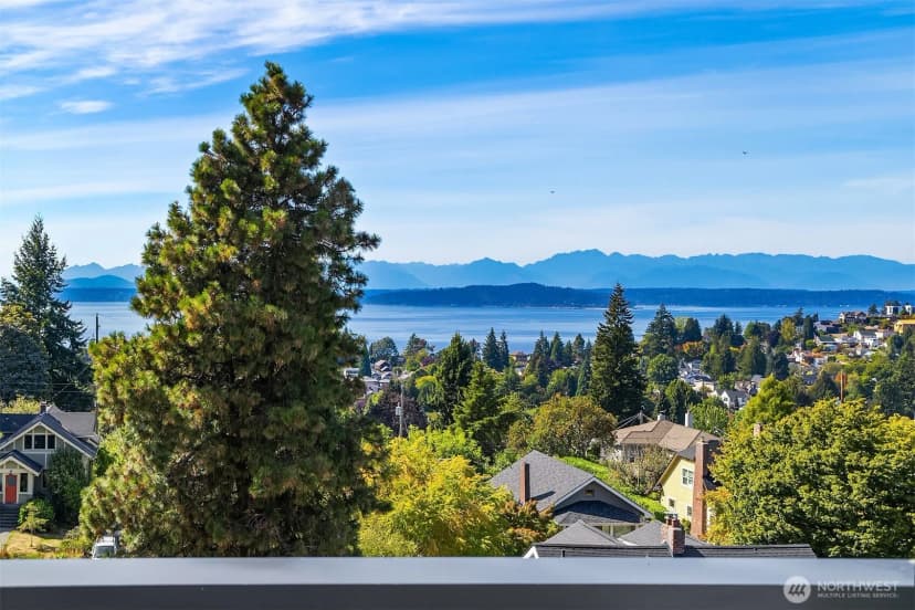 Property photo for 5253 California Avenue Sw #b, Seattle photo 31