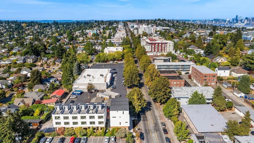 Property photo for 5253 California Avenue Sw #b, Seattle photo 34