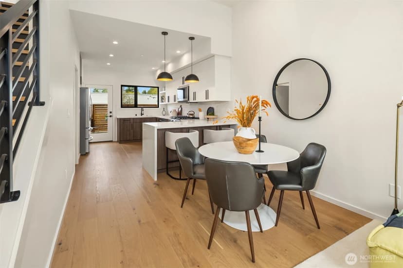 Property photo for 5253 California Avenue Sw #b, Seattle photo 5