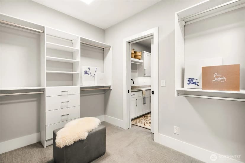 Property photo for 10402 Ne 15th Street, Bellevue photo 16