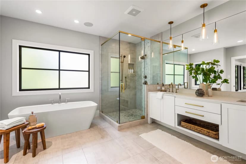 Property photo for 10402 Ne 15th Street, Bellevue photo 15