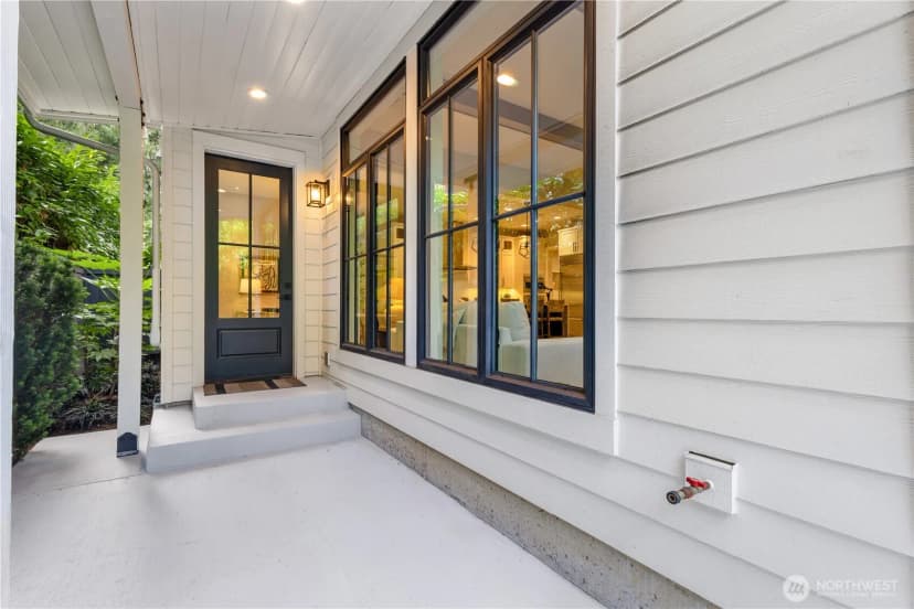 Property photo for 10402 Ne 15th Street, Bellevue photo 29