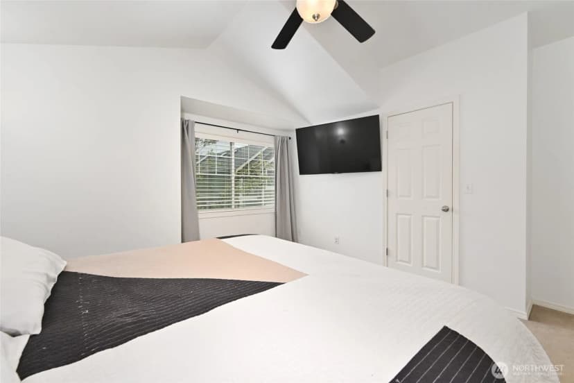 Property photo for 8509 Midvale Avenue N #c, Seattle photo 17