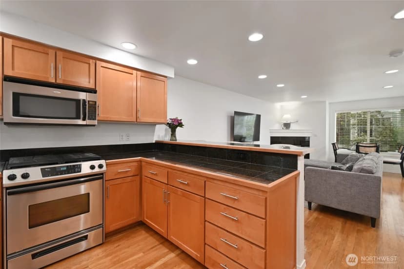 Property photo for 8509 Midvale Avenue N #c, Seattle photo 7