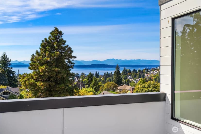 Property photo for 5253 California Avenue Sw #f, Seattle photo 31