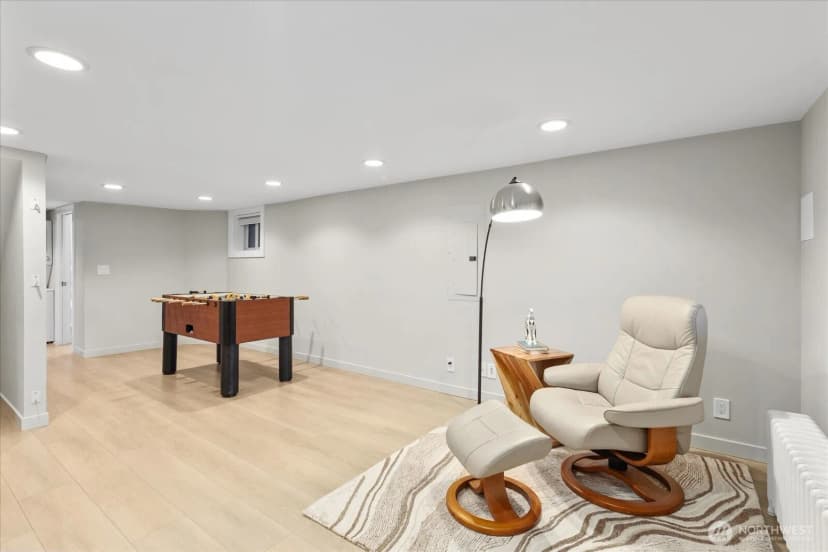Property photo for 4124 Burke Avenue N, Seattle photo 30