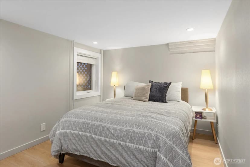 Property photo for 4124 Burke Avenue N, Seattle photo 27