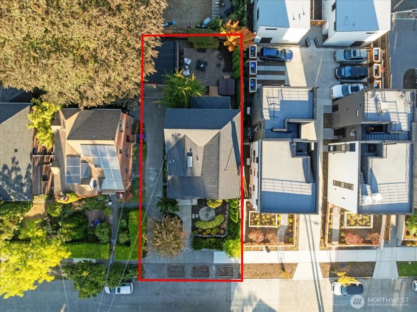 Property photo for 4124 Burke Avenue N, Seattle photo 35