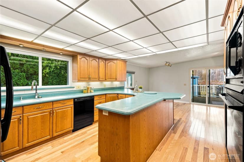 Property photo for 19401 127th Avenue Ne, Bothell photo 9