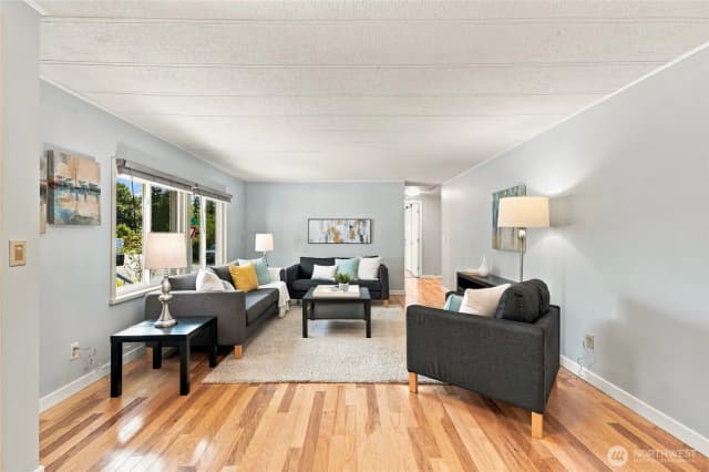 Property photo for 19401 127th Avenue Ne, Bothell photo 4