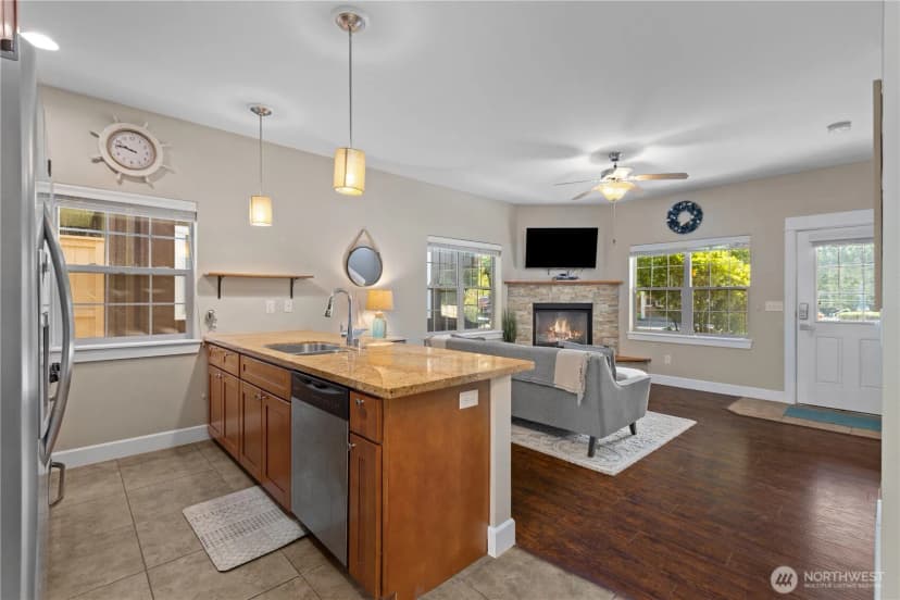 Property photo for 4765 Tidal Way #103a, Blaine photo 10