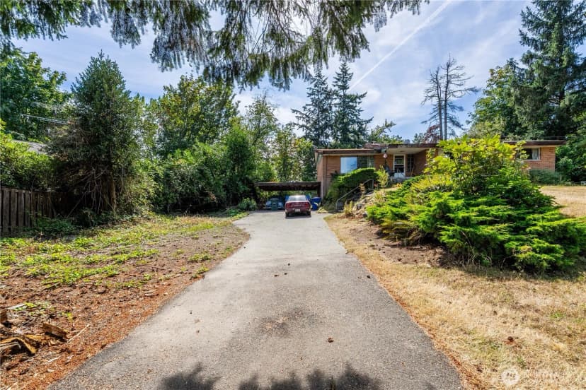 Property photo for 4711 Ne 201st Place, Lake Forest Park photo 7
