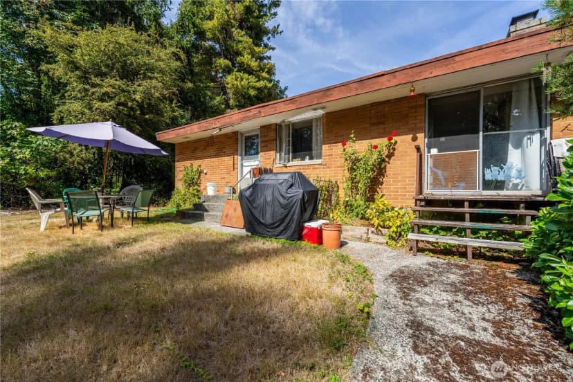 Property photo for 4711 Ne 201st Place, Lake Forest Park photo 13