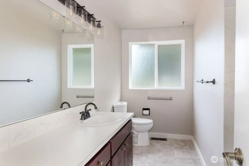 Property photo for 10004 180th Street Se, Snohomish photo 14