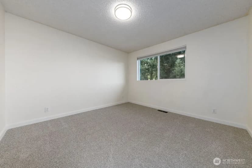 Property photo for 10004 180th Street Se, Snohomish photo 13
