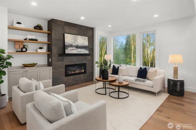 Property photo for 16466 73rd Place Ne, Kenmore photo 4