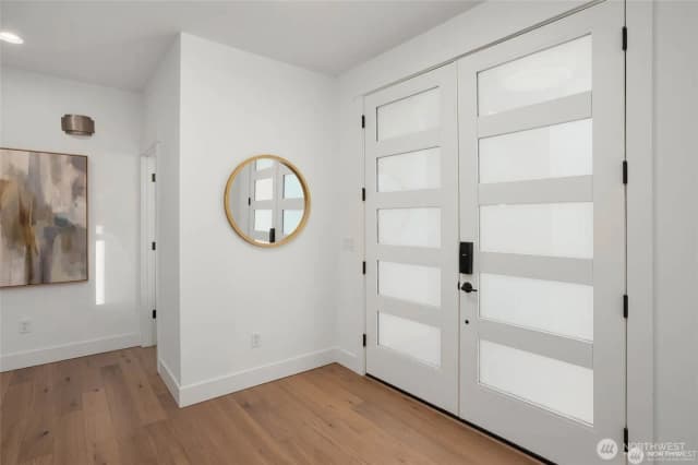 Property photo for 16466 73rd Place Ne, Kenmore photo 2