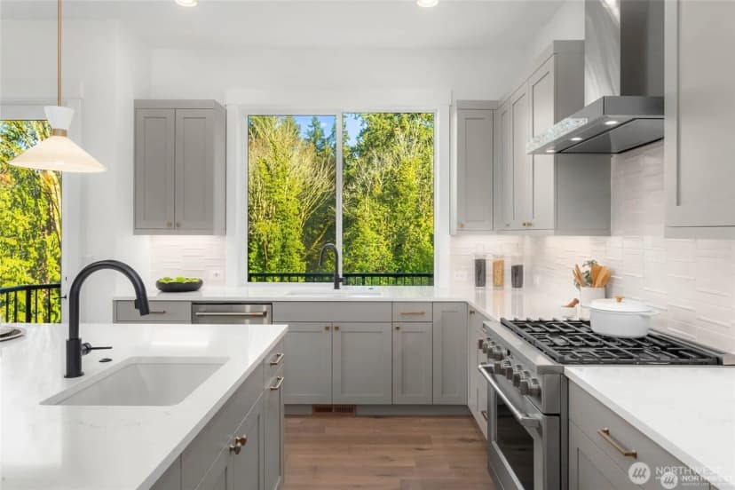 Property photo for 16466 73rd Place Ne, Kenmore photo 10