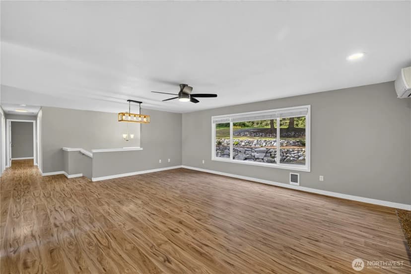 Property photo for 2742 Umatilla Drive, Oak Harbor photo 9