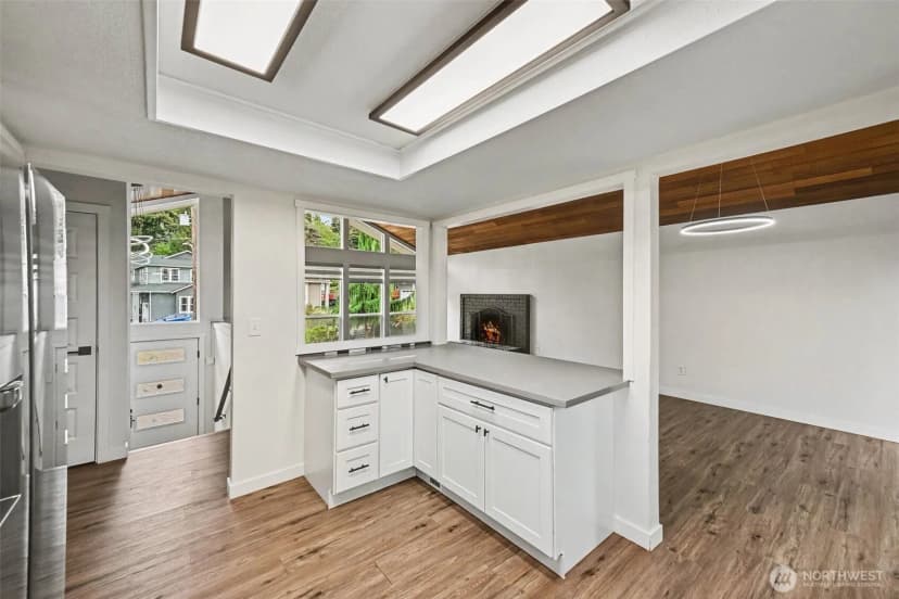 Property photo for 19643 Talbot Road S, Renton photo 12