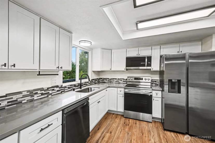 Property photo for 19643 Talbot Road S, Renton photo 10