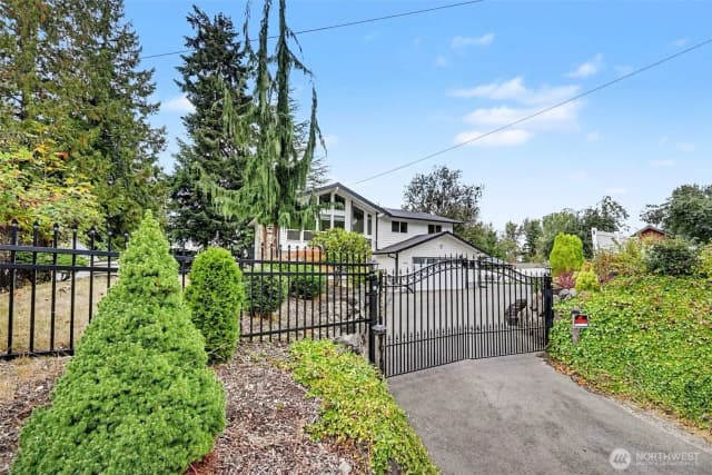 Property photo for 19643 Talbot Road S, Renton photo 2