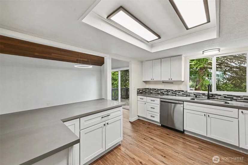 Property photo for 19643 Talbot Road S, Renton photo 11