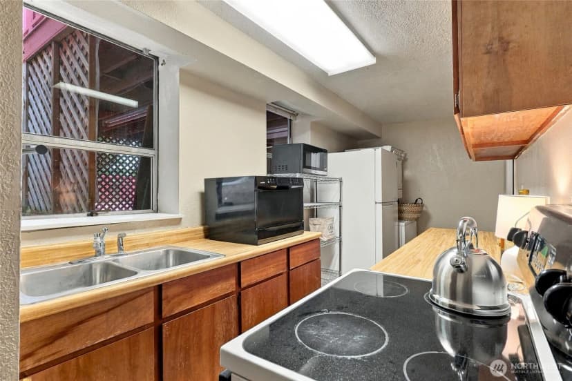 Property photo for 7815 227th Place Sw, Edmonds photo 28