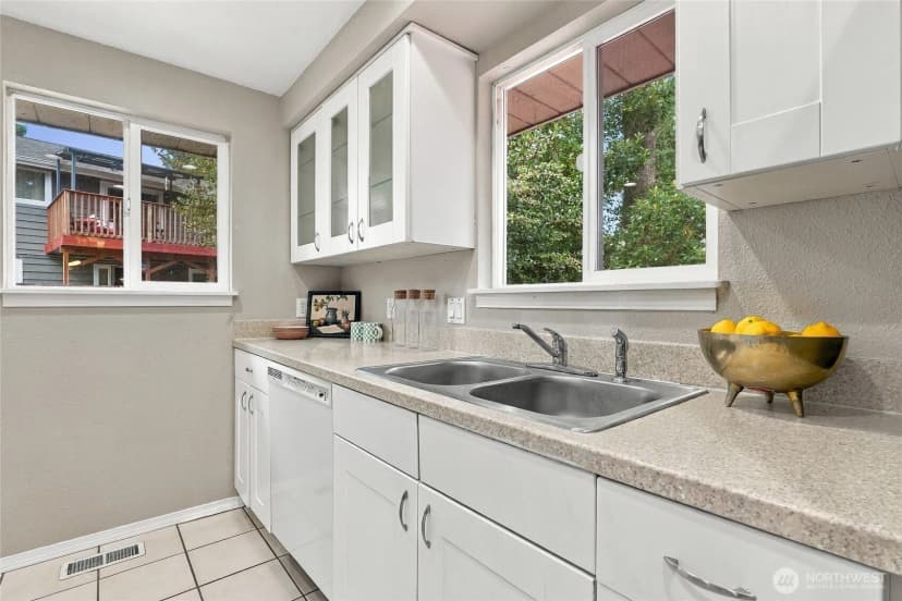 Property photo for 7815 227th Place Sw, Edmonds photo 11