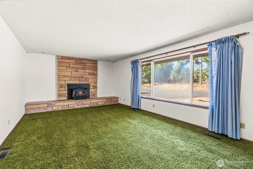 Property photo for 302 Cowlitz Drive, Kelso photo 11