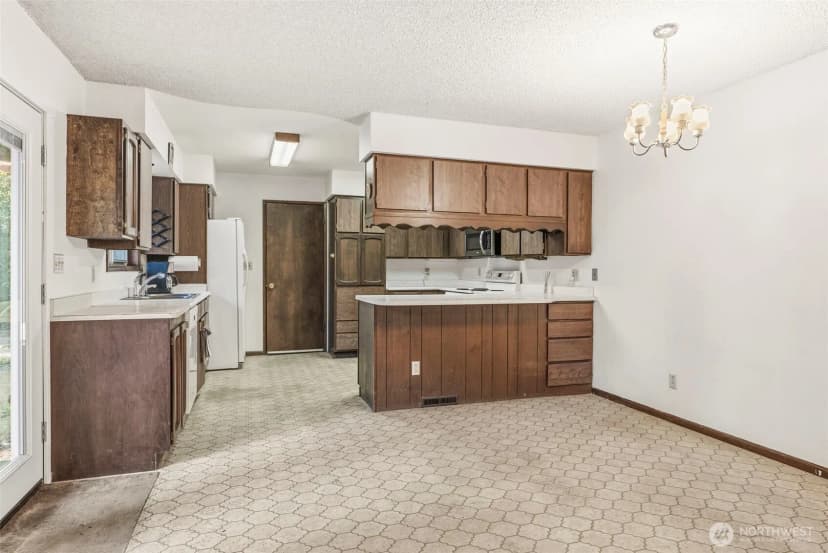 Property photo for 302 Cowlitz Drive, Kelso photo 7