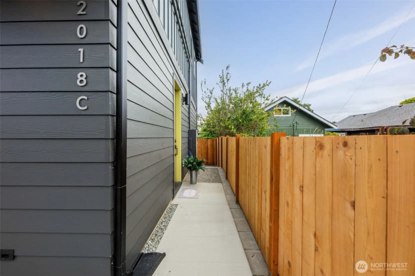 Property photo for 2018 Oakes Avenue #c, Everett photo 17