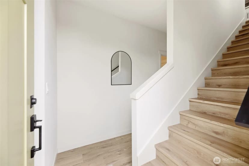 Property photo for 2018 Oakes Avenue #c, Everett photo 14