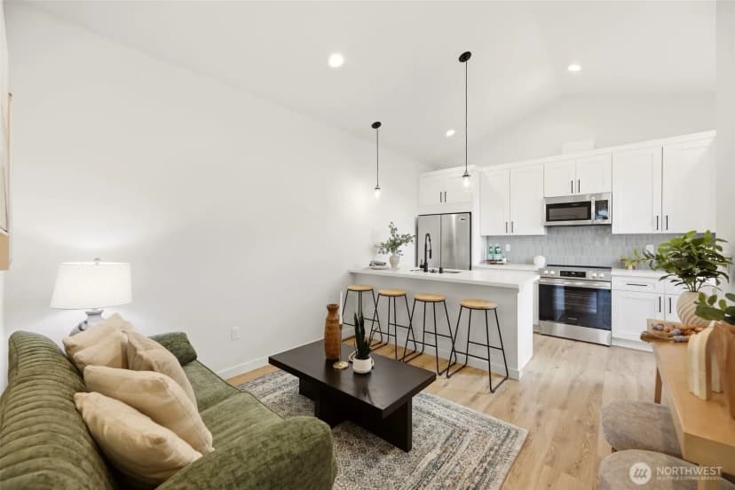 Property photo for 2018 Oakes Avenue #c, Everett