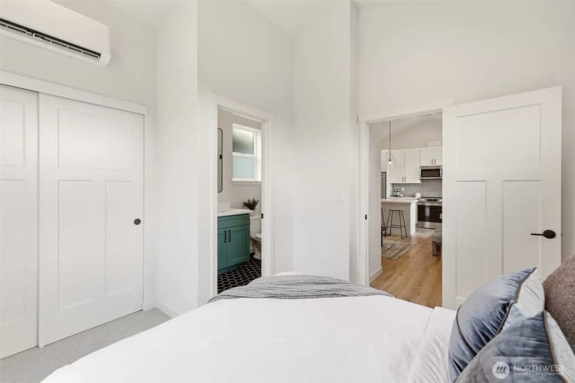 Property photo for 2018 Oakes Avenue #c, Everett photo 8