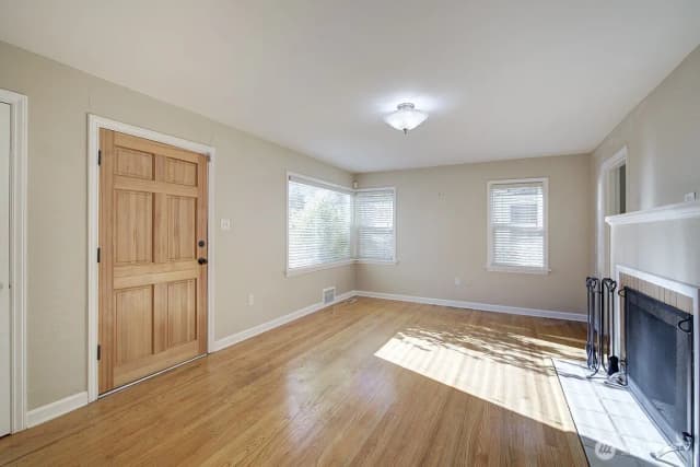 Property photo for 1210 Ne 95th Street, Seattle photo 4