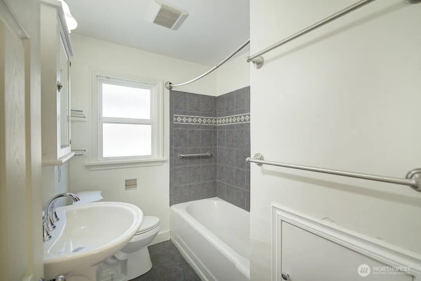 Property photo for 1210 Ne 95th Street, Seattle photo 14