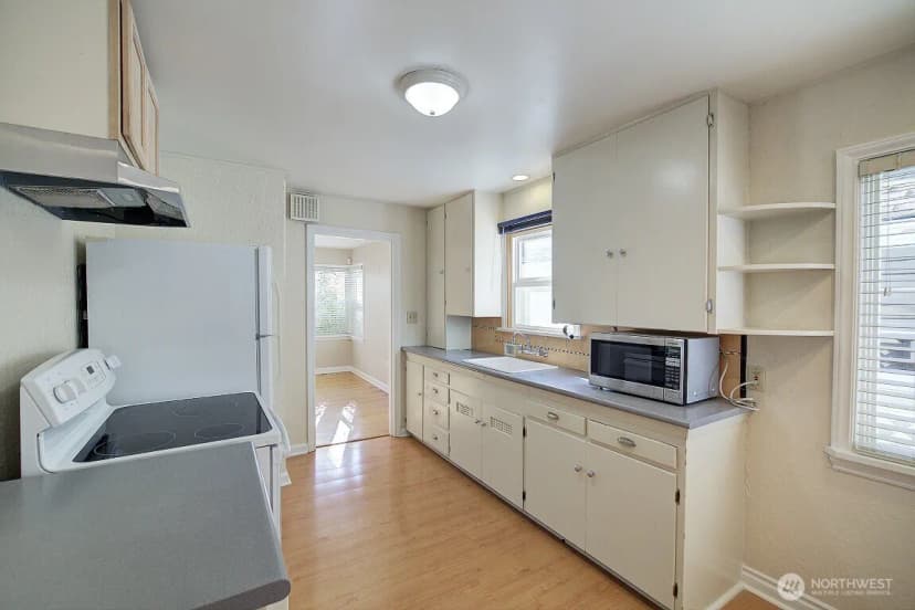 Property photo for 1210 Ne 95th Street, Seattle photo 9
